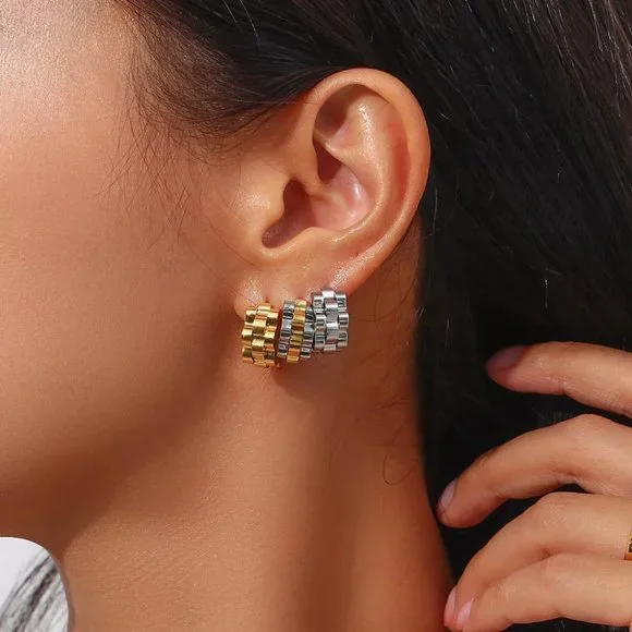 Vintage Two-Tone Chunky Watchband Hoop Earrings PVD 18K White Gold & Silโฆ - Picture 8 of 13